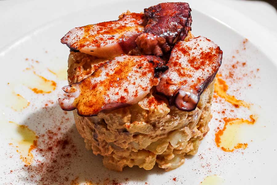 Ración de ensaladilla de pulpo